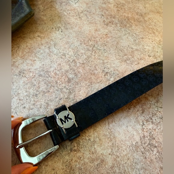Michael Kors MK Logo Belt Black Patent Monogram Silver Hardware Sz Medium - Picture 3 of 7